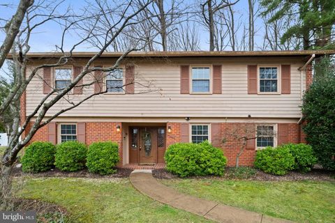 Single Family Residence in Annandale VA 3909 Forest Grove DRIVE.jpg