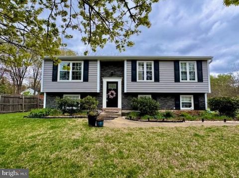 Single Family Residence in Annandale VA 6406 Holyoke DRIVE.jpg