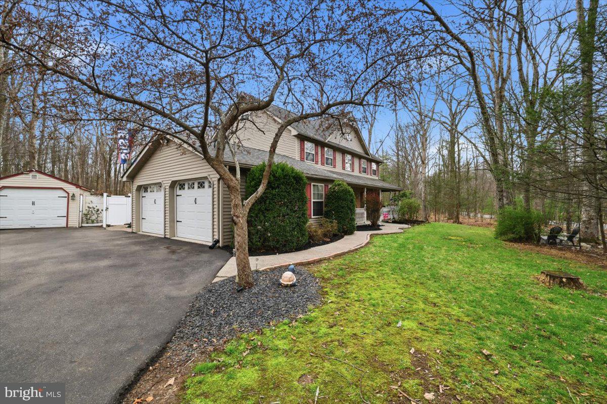 9 Hickory Dr, East Stroudsburg, PA 18301 photo