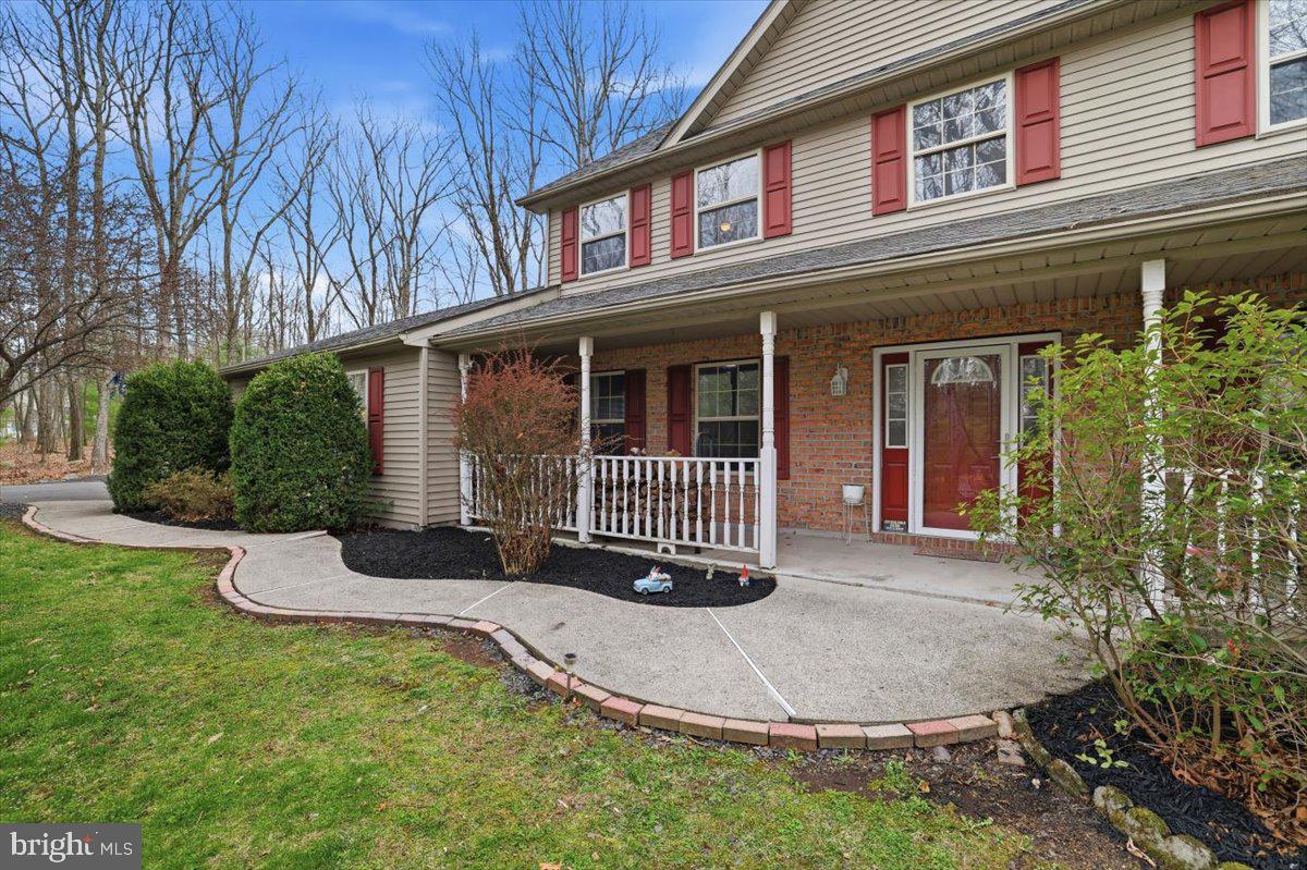 9 Hickory Dr, East Stroudsburg, PA 18301 photo