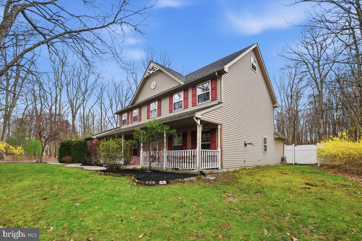 9 Hickory Dr, East Stroudsburg, PA 18301 photo
