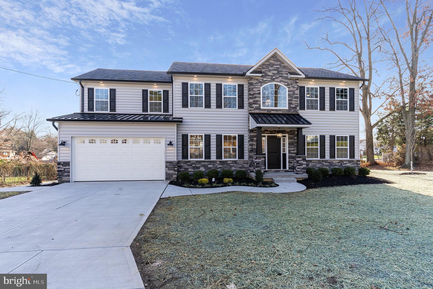 6 Galloway Rd, Bensalem, PA 19020