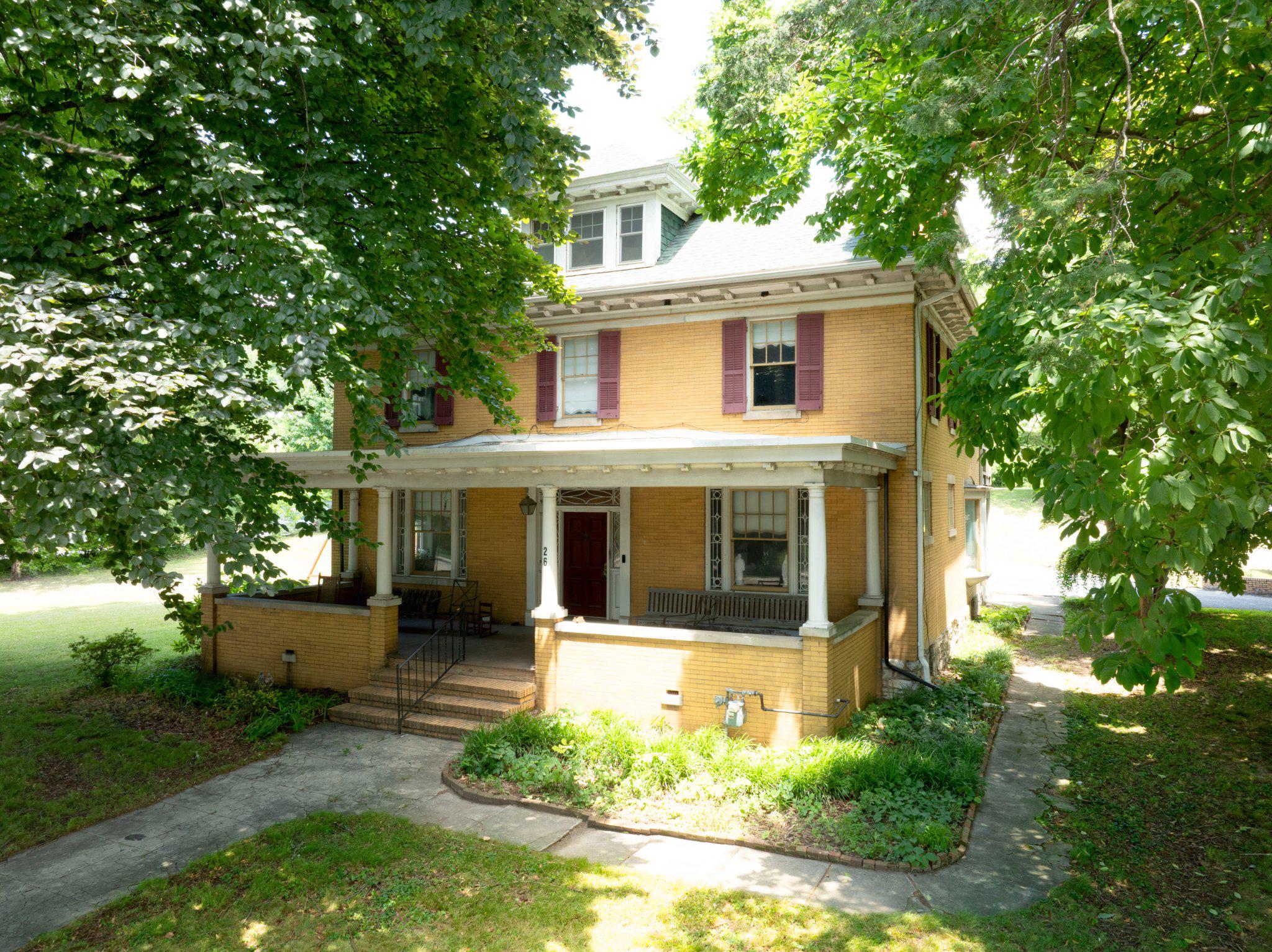 26 2nd St, Highspire, PA 17034