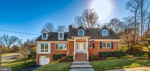 Single Family Residence in Arlington VA 3838 25th STREET.jpg