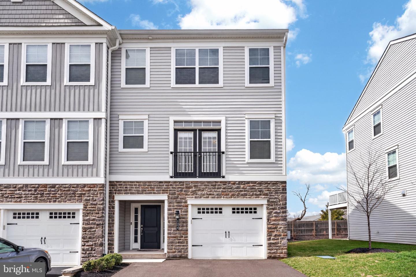 124 Everleigh Dr, Royersford, PA 19468