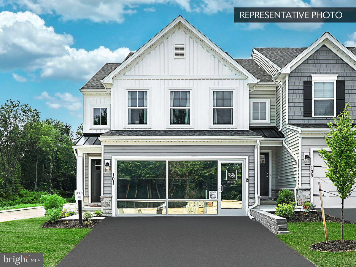 2255 Hampden Ct, Enola, PA 17025