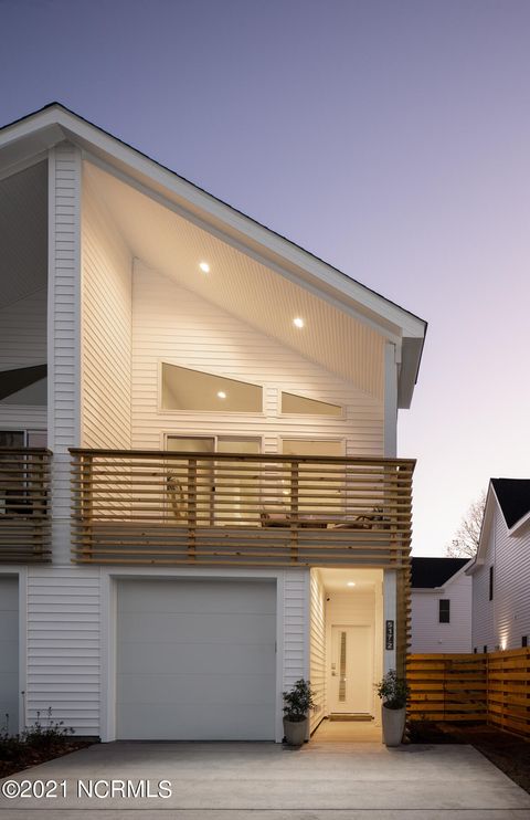 Townhouse in Carolina Beach NC 617 Sumter Avenue #Unit 1 16.jpg