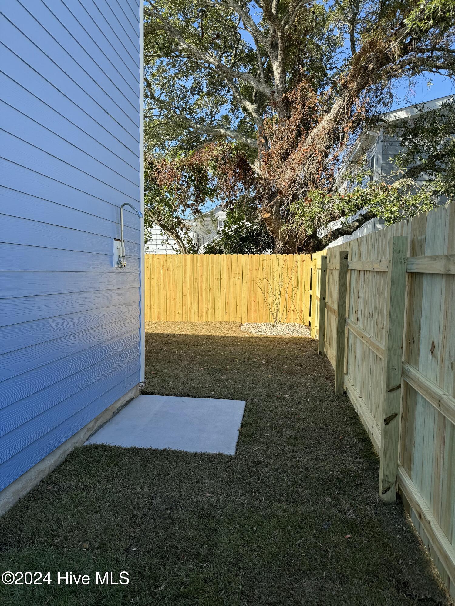 Townhouse in Carolina Beach NC 1614 Pinfish Lane #Unit 1 4.jpg