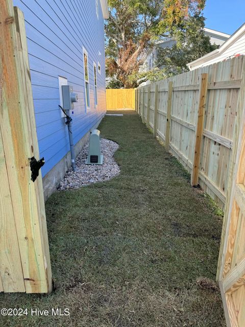 Townhouse in Carolina Beach NC 1614 Pinfish Lane #Unit 1 2.jpg