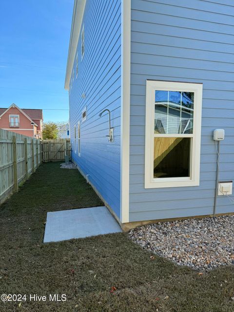 Townhouse in Carolina Beach NC 1614 Pinfish Lane #Unit 1 3.jpg