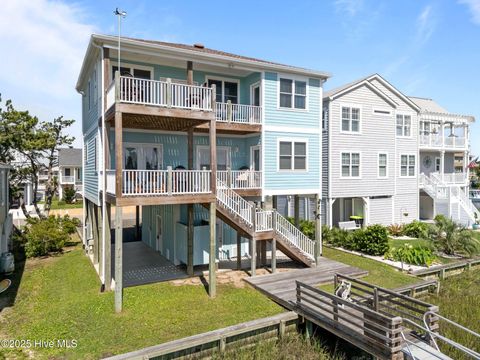 Single Family Residence in Holden Beach NC 130 Raleigh Street 10.jpg