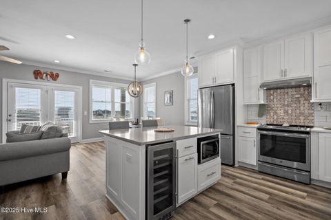 Single Family Residence in Holden Beach NC 130 Raleigh Street 34.jpg
