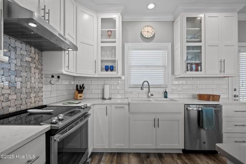 Single Family Residence in Holden Beach NC 130 Raleigh Street 37.jpg