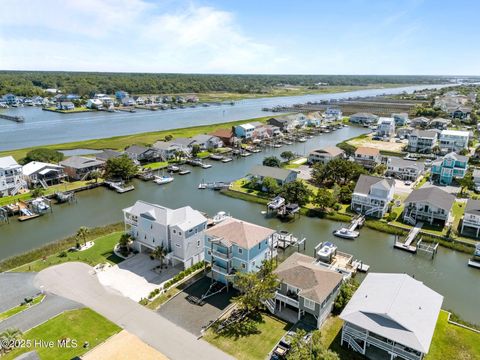 Single Family Residence in Holden Beach NC 130 Raleigh Street 19.jpg