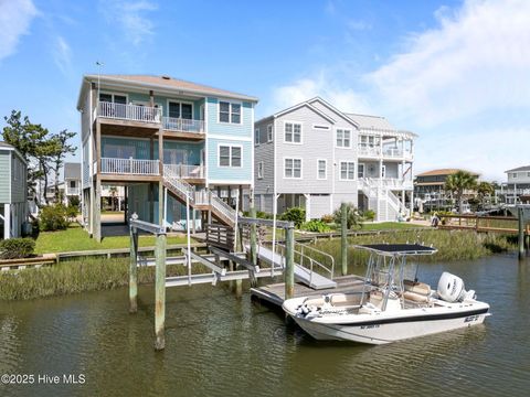 Single Family Residence in Holden Beach NC 130 Raleigh Street 9.jpg