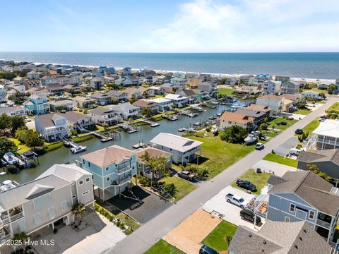 Single Family Residence in Holden Beach NC 130 Raleigh Street 17.jpg