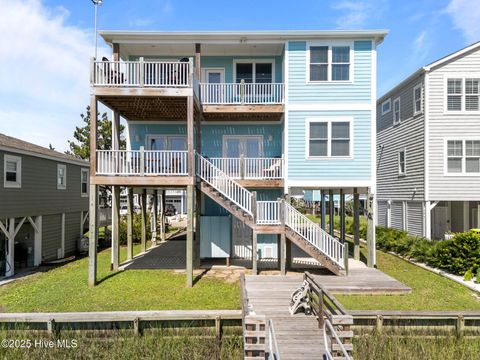 Single Family Residence in Holden Beach NC 130 Raleigh Street 8.jpg