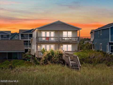 Single Family Residence in Holden Beach NC 877 Ocean Boulevard.jpg