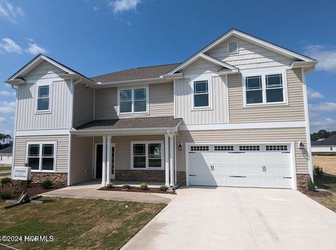 Single Family Residence in New Bern NC 1025 Midnight Bourbon Manor.jpg