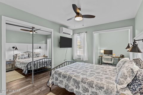 Single Family Residence in Carolina Beach NC 208 Hamlet Avenue 7.jpg