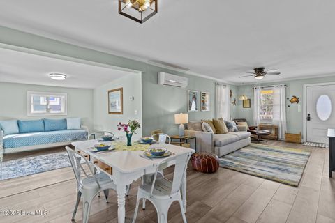 Single Family Residence in Carolina Beach NC 208 Hamlet Avenue 2.jpg
