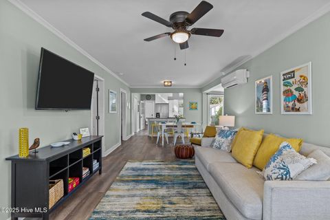 Single Family Residence in Carolina Beach NC 208 Hamlet Avenue 13.jpg