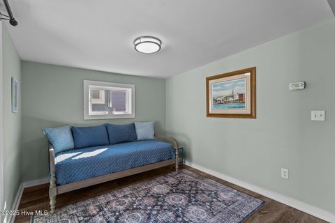 Single Family Residence in Carolina Beach NC 208 Hamlet Avenue 18.jpg