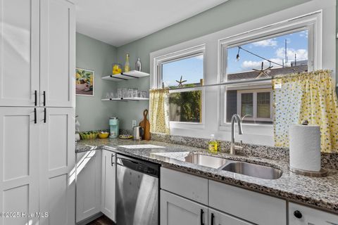 Single Family Residence in Carolina Beach NC 208 Hamlet Avenue 22.jpg