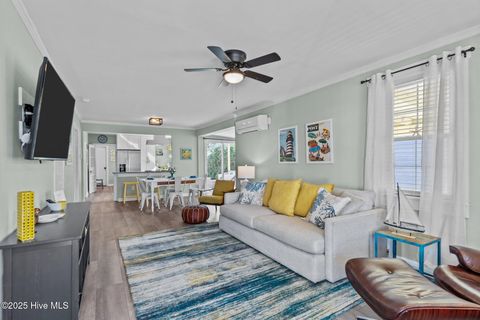 Single Family Residence in Carolina Beach NC 208 Hamlet Avenue 15.jpg
