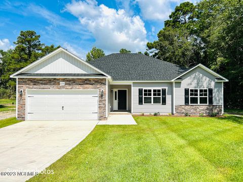 Single Family Residence in Hubert NC 425 Windermere Road.jpg