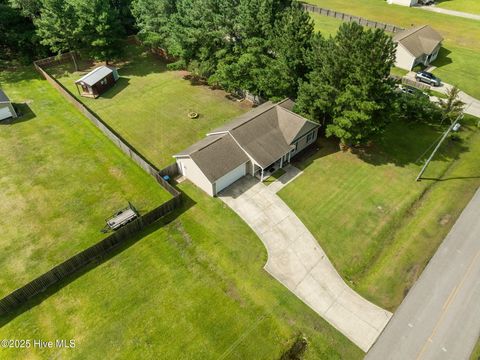 Single Family Residence in Maysville NC 461 Springhill Road 4.jpg