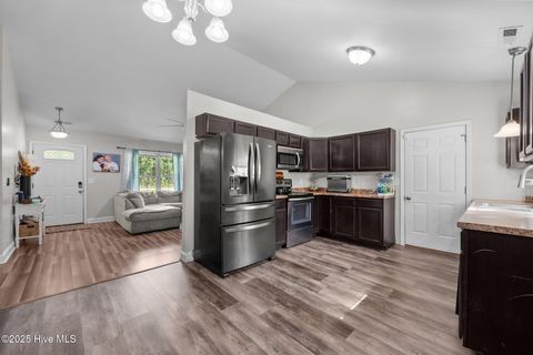 Single Family Residence in Maysville NC 461 Springhill Road 11.jpg