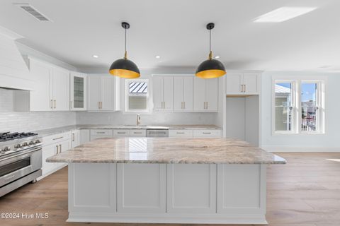 Single Family Residence in Carolina Beach NC 1405 Pinfish Lane 14.jpg