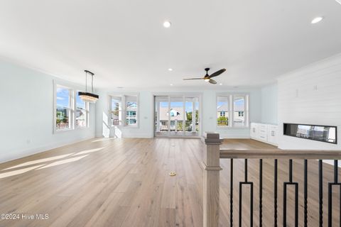 Single Family Residence in Carolina Beach NC 1405 Pinfish Lane 5.jpg