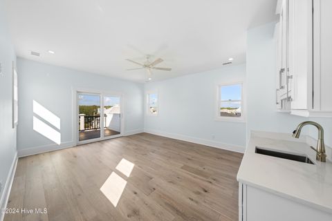 Single Family Residence in Carolina Beach NC 1405 Pinfish Lane 30.jpg