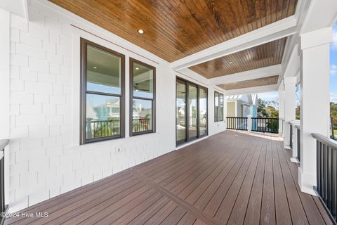 Single Family Residence in Carolina Beach NC 1405 Pinfish Lane 9.jpg