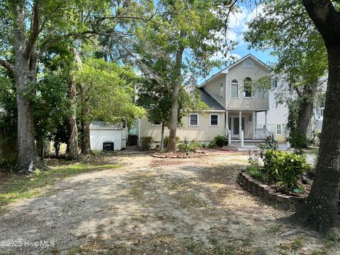 Single Family Residence in Oak Island NC 2404 E Yacht Drive.jpg