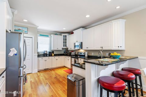 Single Family Residence in Carolina Beach NC 209 Georgia Avenue 16.jpg
