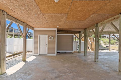 Single Family Residence in Holden Beach NC 1081 Ocean Boulevard 43.jpg