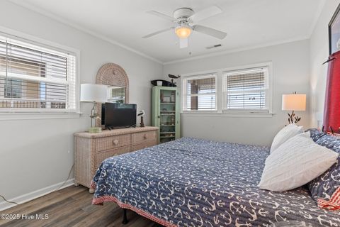 Single Family Residence in Holden Beach NC 1081 Ocean Boulevard 30.jpg