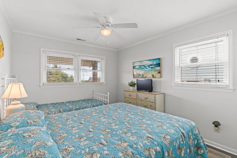 Single Family Residence in Holden Beach NC 1081 Ocean Boulevard 21.jpg