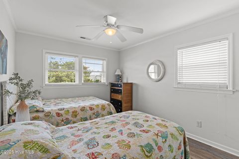 Single Family Residence in Holden Beach NC 1081 Ocean Boulevard 33.jpg