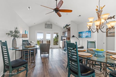 Single Family Residence in Holden Beach NC 1081 Ocean Boulevard 13.jpg