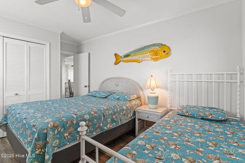 Single Family Residence in Holden Beach NC 1081 Ocean Boulevard 19.jpg