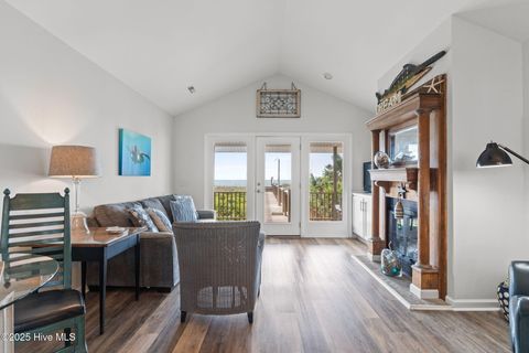 Single Family Residence in Holden Beach NC 1081 Ocean Boulevard 11.jpg