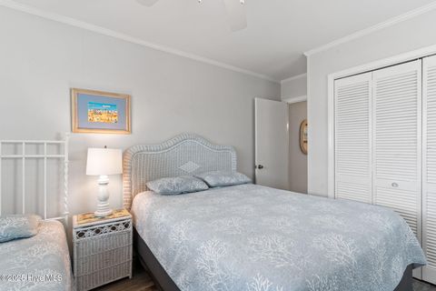 Single Family Residence in Holden Beach NC 1081 Ocean Boulevard 25.jpg