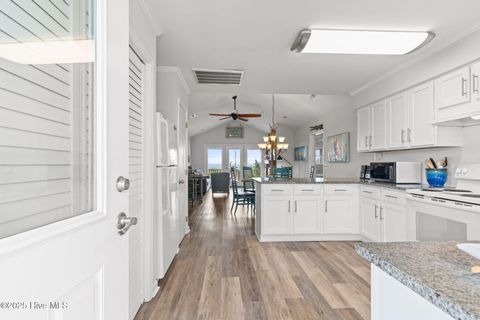 Single Family Residence in Holden Beach NC 1081 Ocean Boulevard 15.jpg