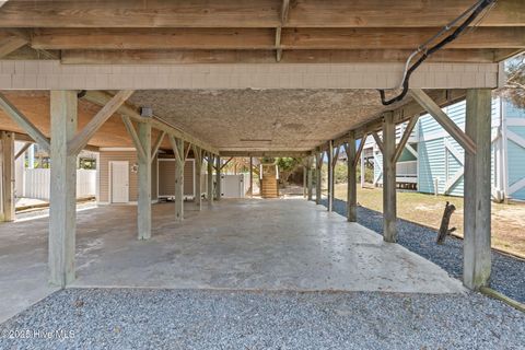 Single Family Residence in Holden Beach NC 1081 Ocean Boulevard 44.jpg