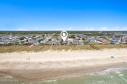 Single Family Residence in Holden Beach NC 1081 Ocean Boulevard 9.jpg