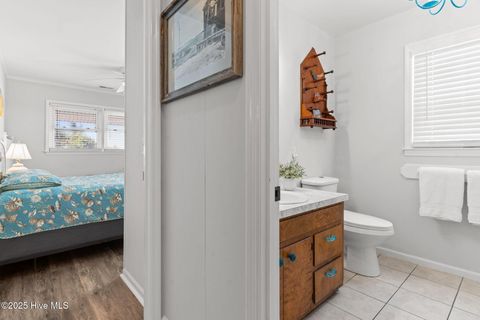 Single Family Residence in Holden Beach NC 1081 Ocean Boulevard 22.jpg